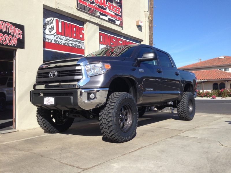 2015 Toyota Tundra, 7" BDS, 37's, 20's - Extreme Motorsports